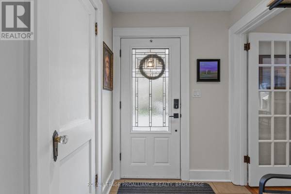 Kingston (central City East), ON K7L4H8,196 WILLINGDON AVENUE