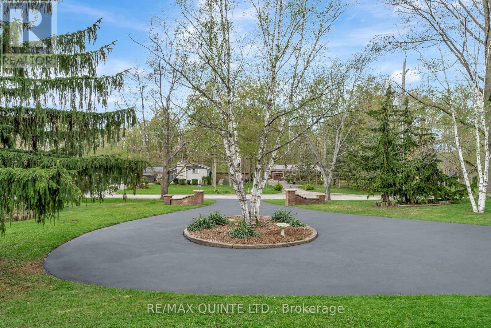 Quinte West, ON K8N4Z5,1386 WALLBRIDGE-LOYALIST ROAD