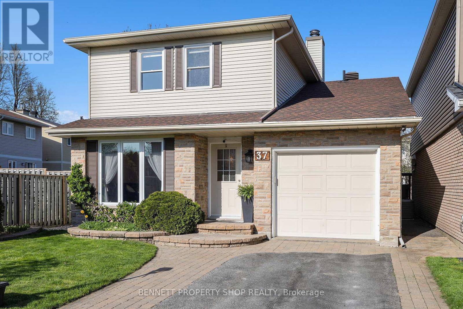 37 IVYLEA STREET, Ottawa, ON K2G4X1