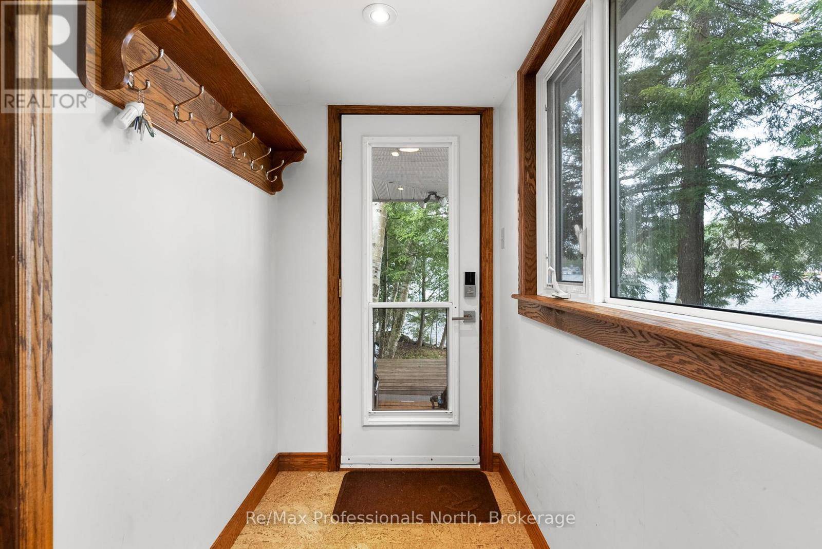 Gravenhurst (muskoka (s)), ON P1P1R1,3-4 MB HENRY ISLAND