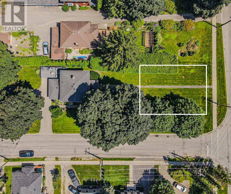 Centre Wellington (fergus), ON N1M1R3,303A ST ANDREW STREET E