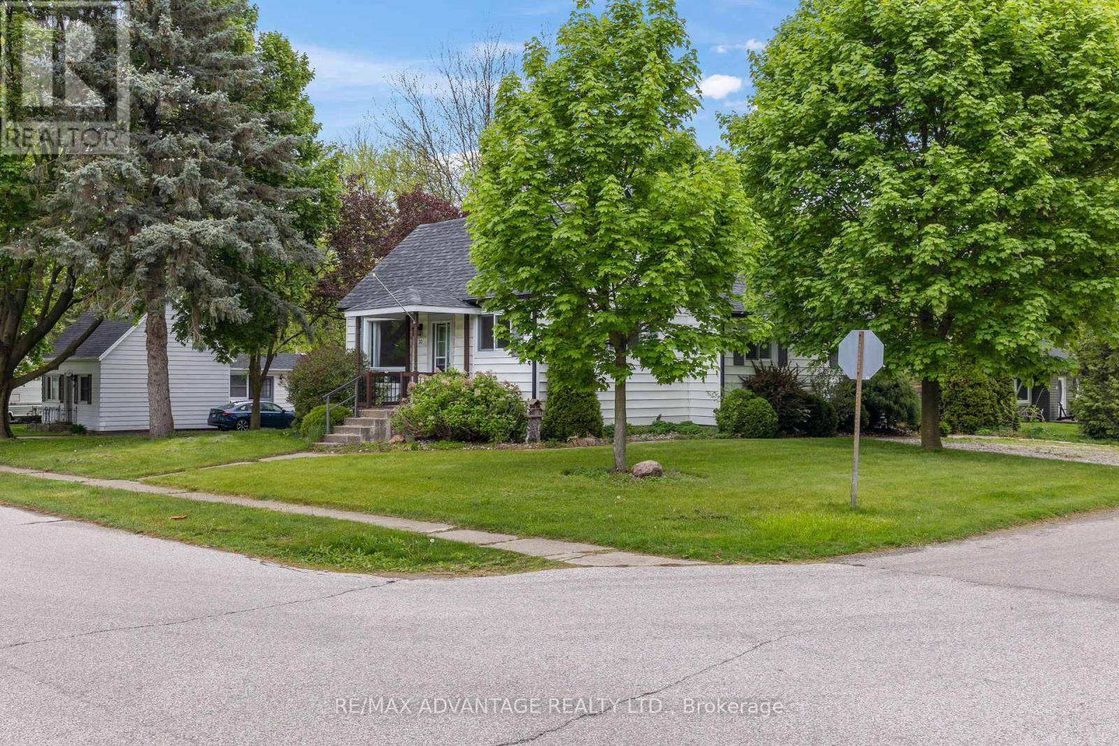 Chatham-kent (ridgetown), ON N0P2C0,30 BROADWAY STREET