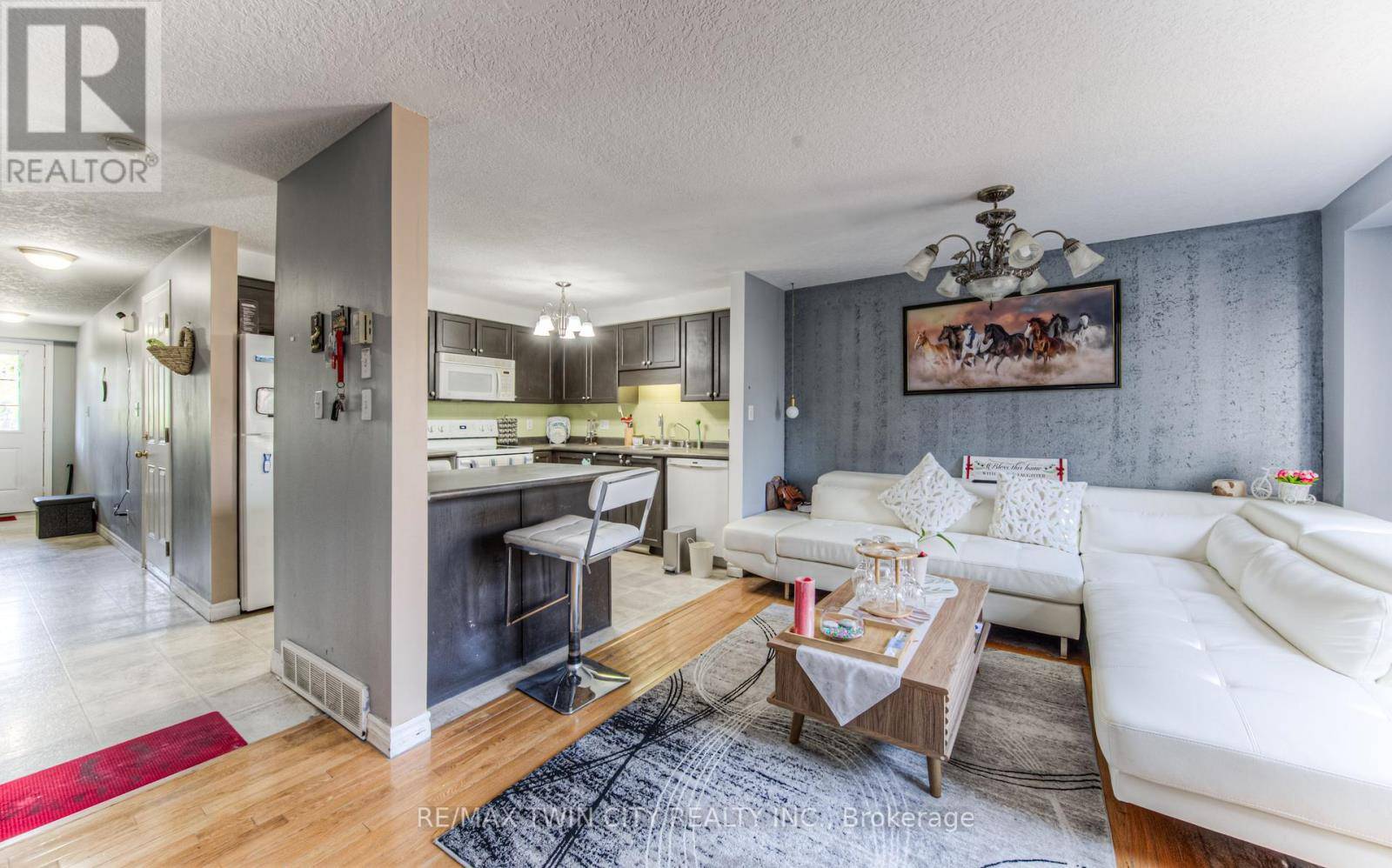 Kitchener, ON N2R1V7,86 ROCHEFORT STREET