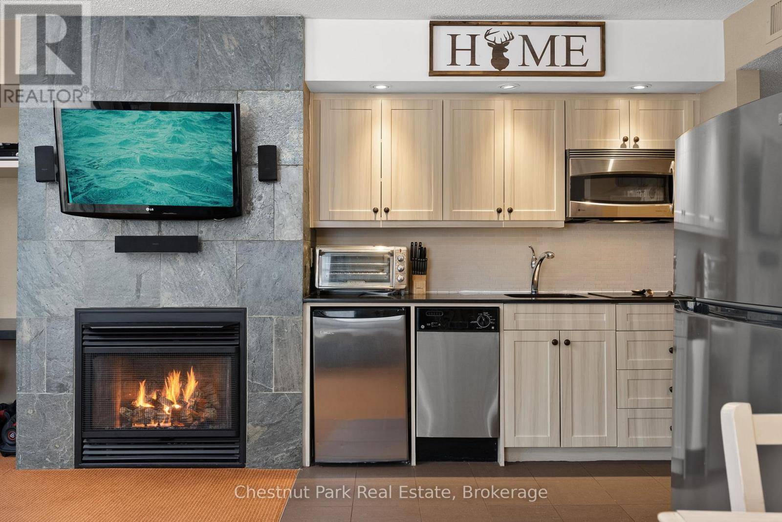 Huntsville (chaffey), ON P1H2E8,1235 Deerhurst DR #52-107