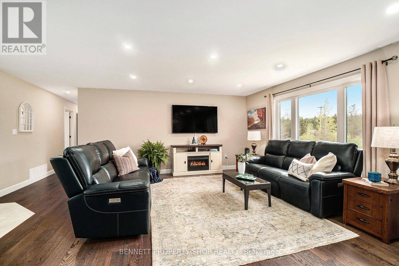 North Dundas, ON K0E1S0,10541 WYLIE WAY