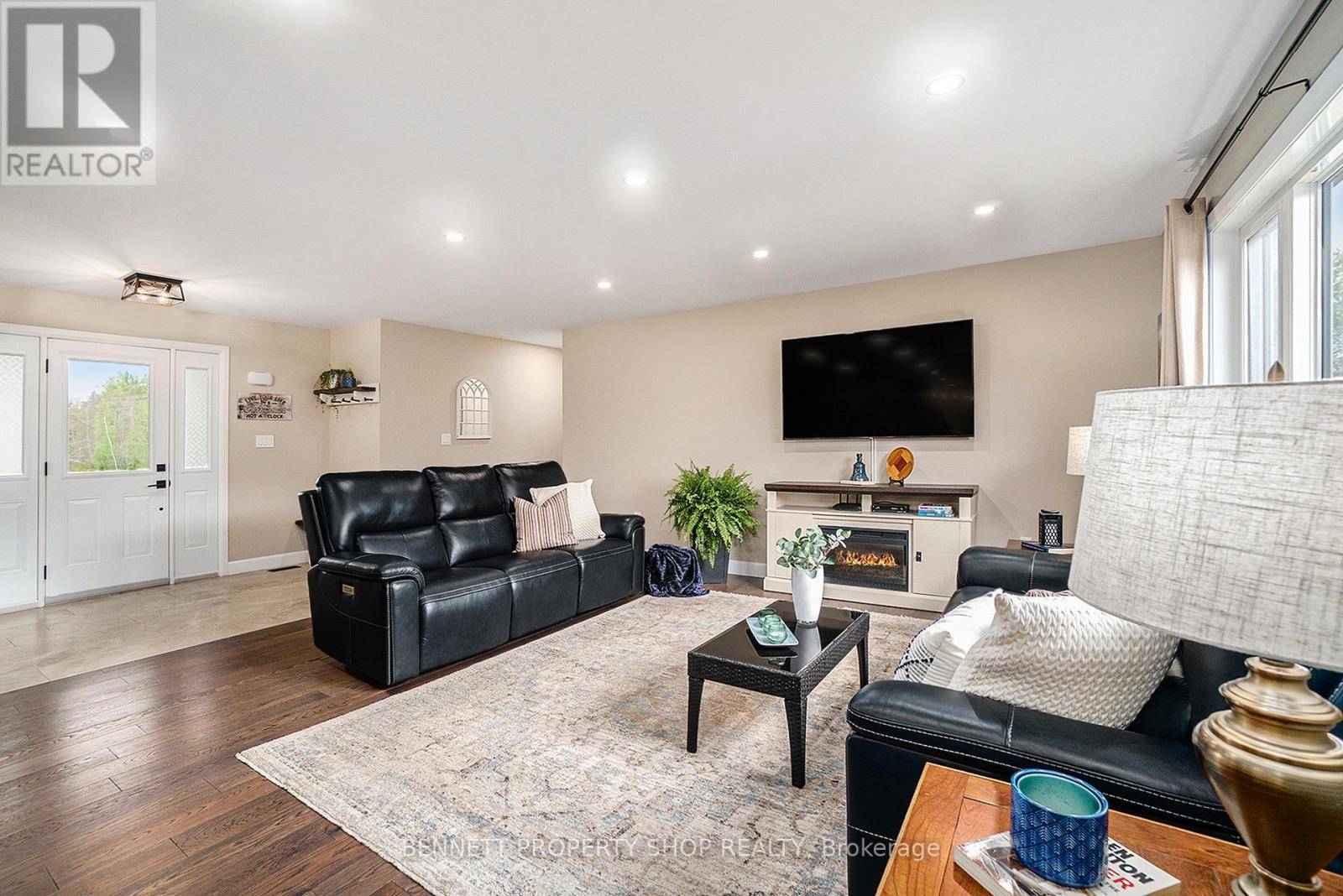 North Dundas, ON K0E1S0,10541 WYLIE WAY