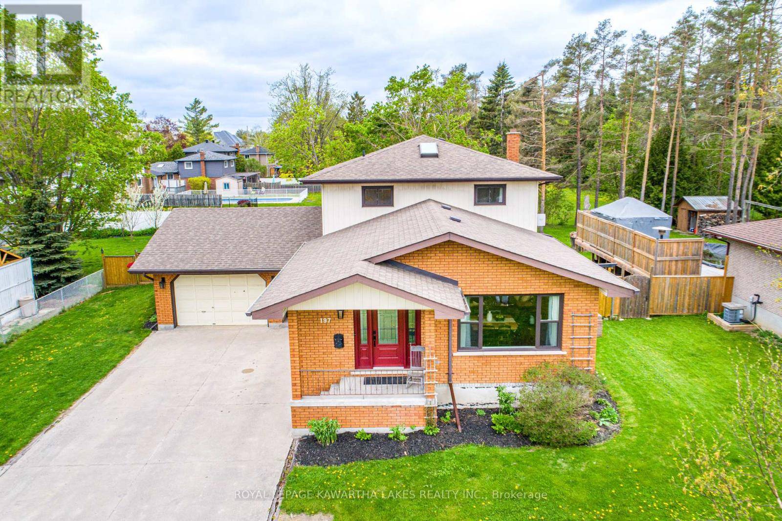Kawartha Lakes (lindsay), ON K9V4Y5,197 ANGELINE STREET N