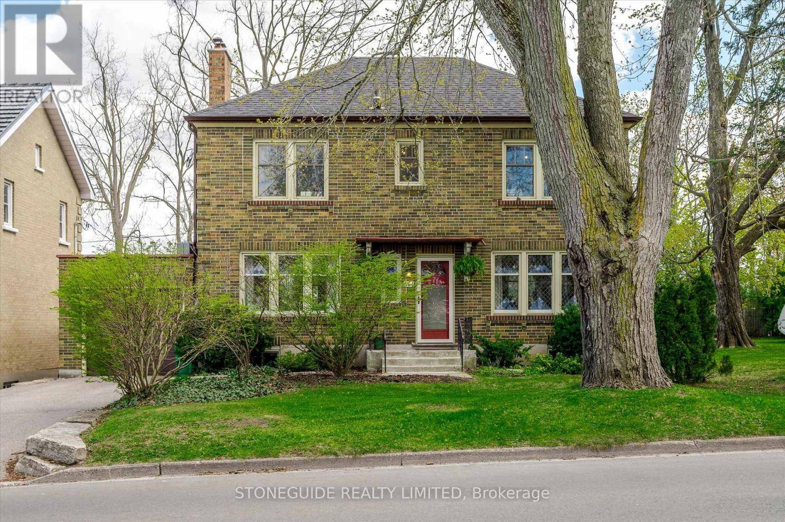 Peterborough Central (old West End), ON K9J4X1,661 WELLER STREET