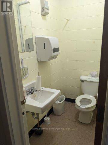 London East (east F), ON N6B1W6,482 Dundas ST #Upper