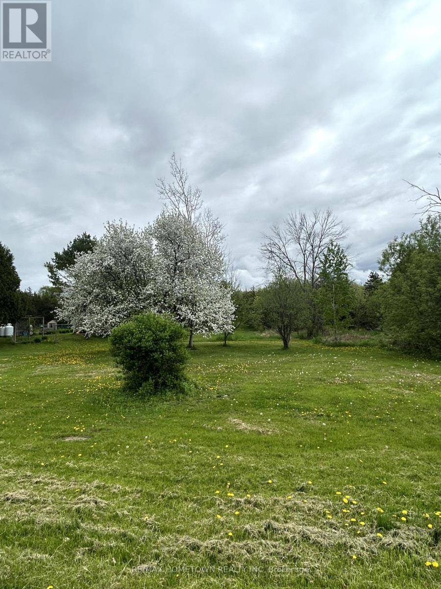 Athens, ON K0E1B0,45 COUNTY ROAD 40 ROAD
