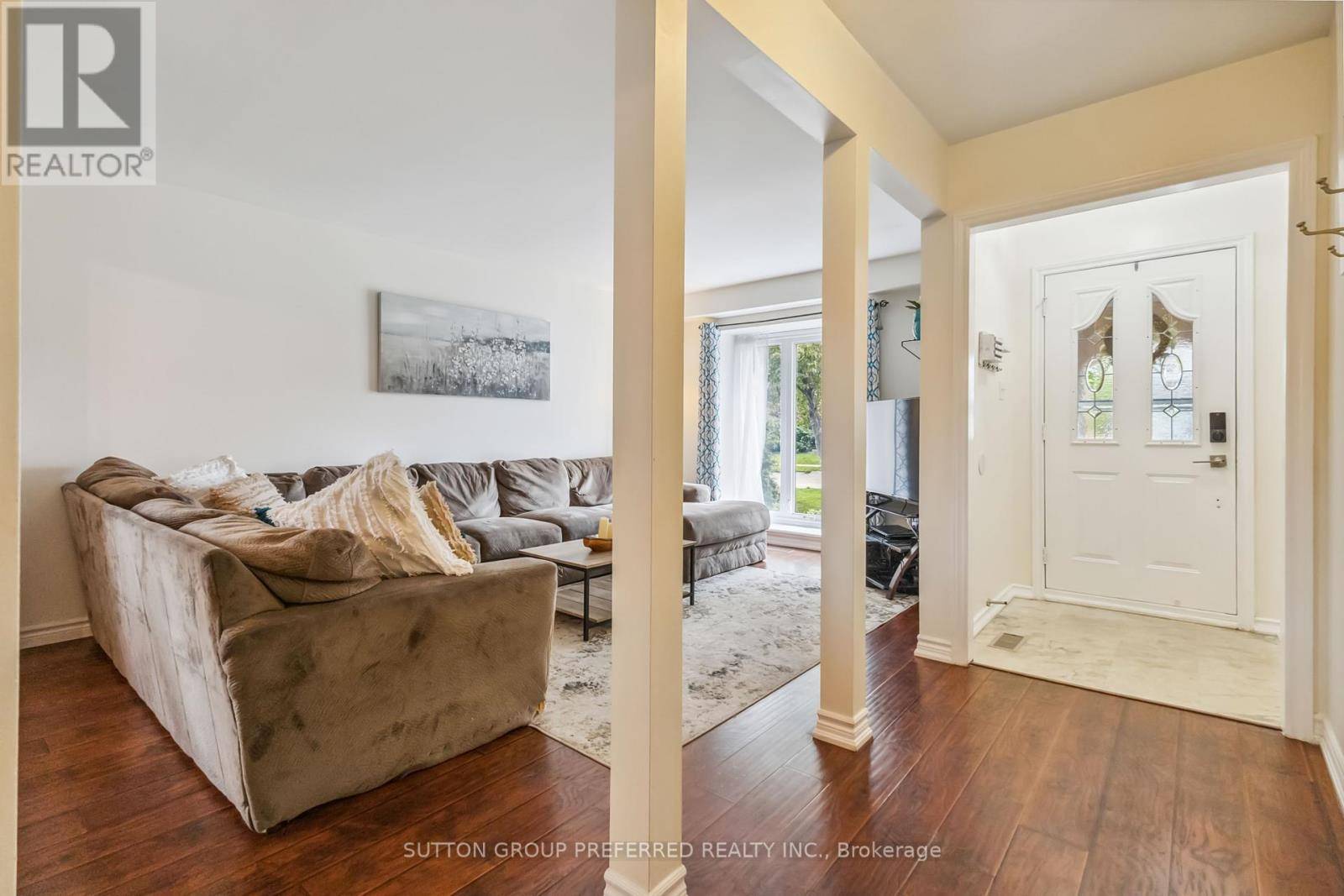 London South (south T), ON N5Z4L6,8 LOCHERN ROAD