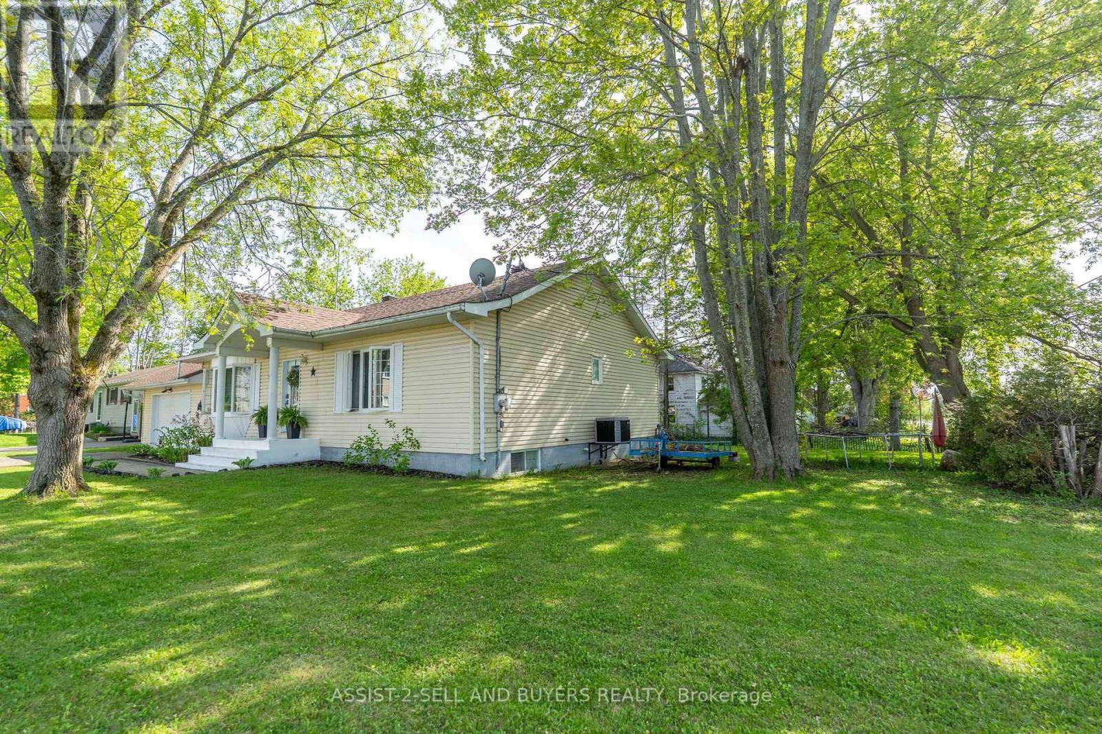South Stormont, ON K0C1M0,15908 MANNING ROAD