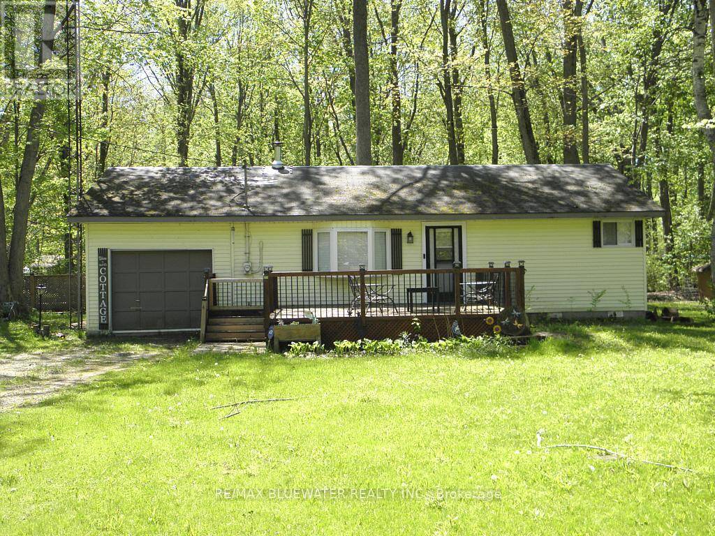 6077 DANBEA LANE, Lambton Shores (kettle Point), ON N0N1J1