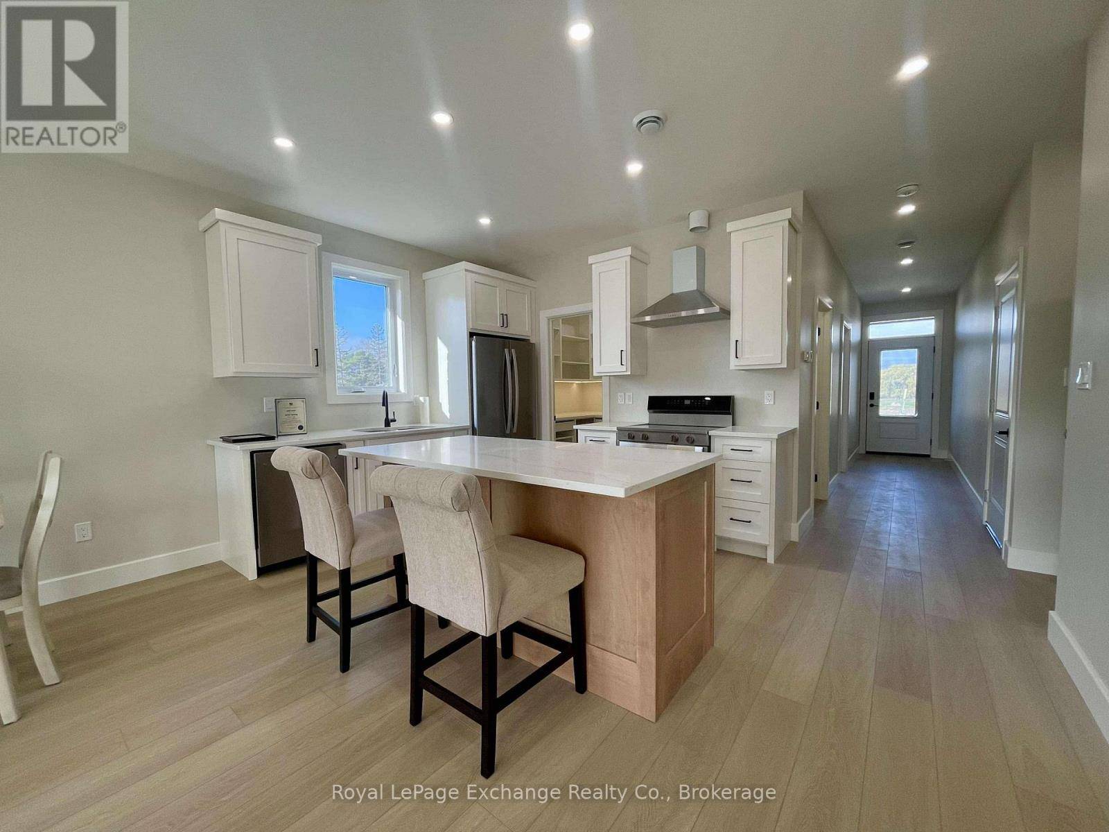 Kincardine, ON N2Z1G8,72 MERCEDES CRESCENT W