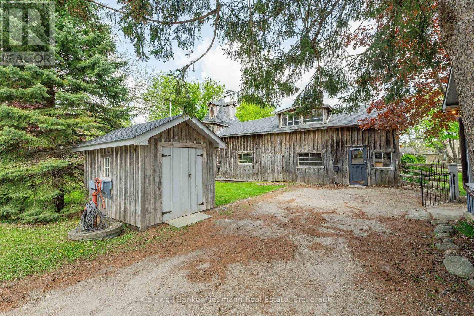Puslinch (aberfoyle), ON N0B2J0,52 BROCK ROAD S