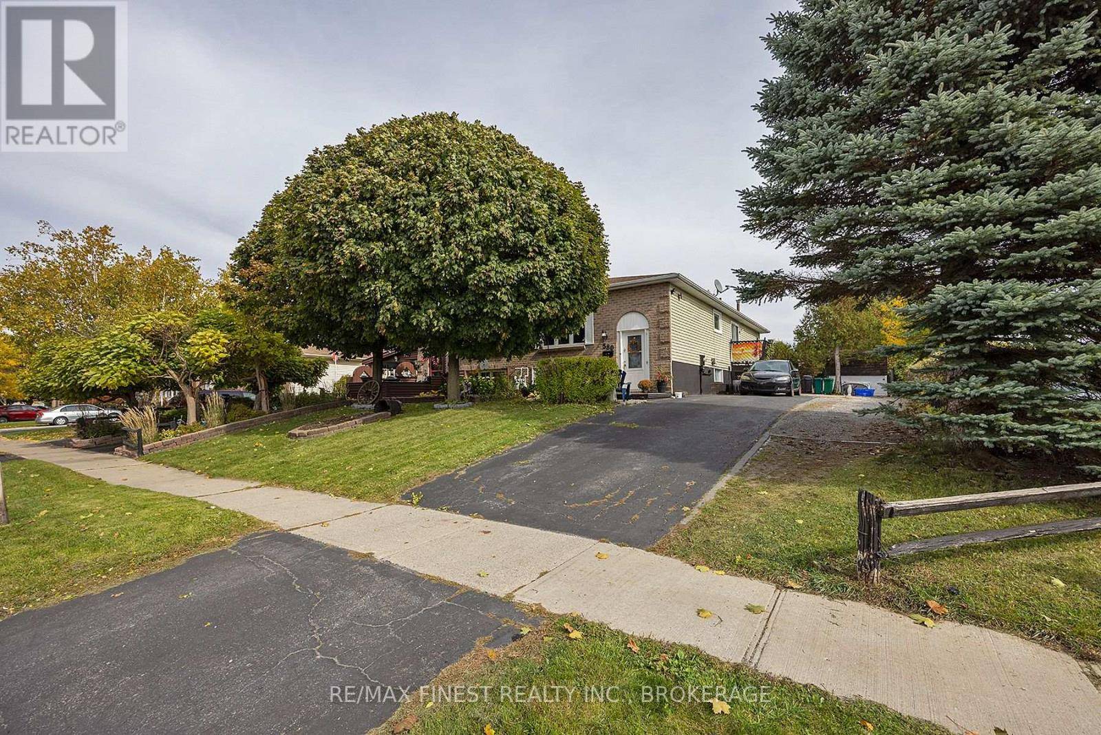 Kingston (east Gardiners Rd), ON K7M8B6,580 Gavin CT #1