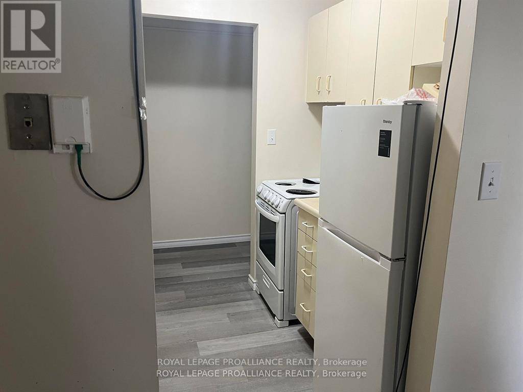 Belleville (belleville Ward), ON K8P2B5,35A Union ST #103
