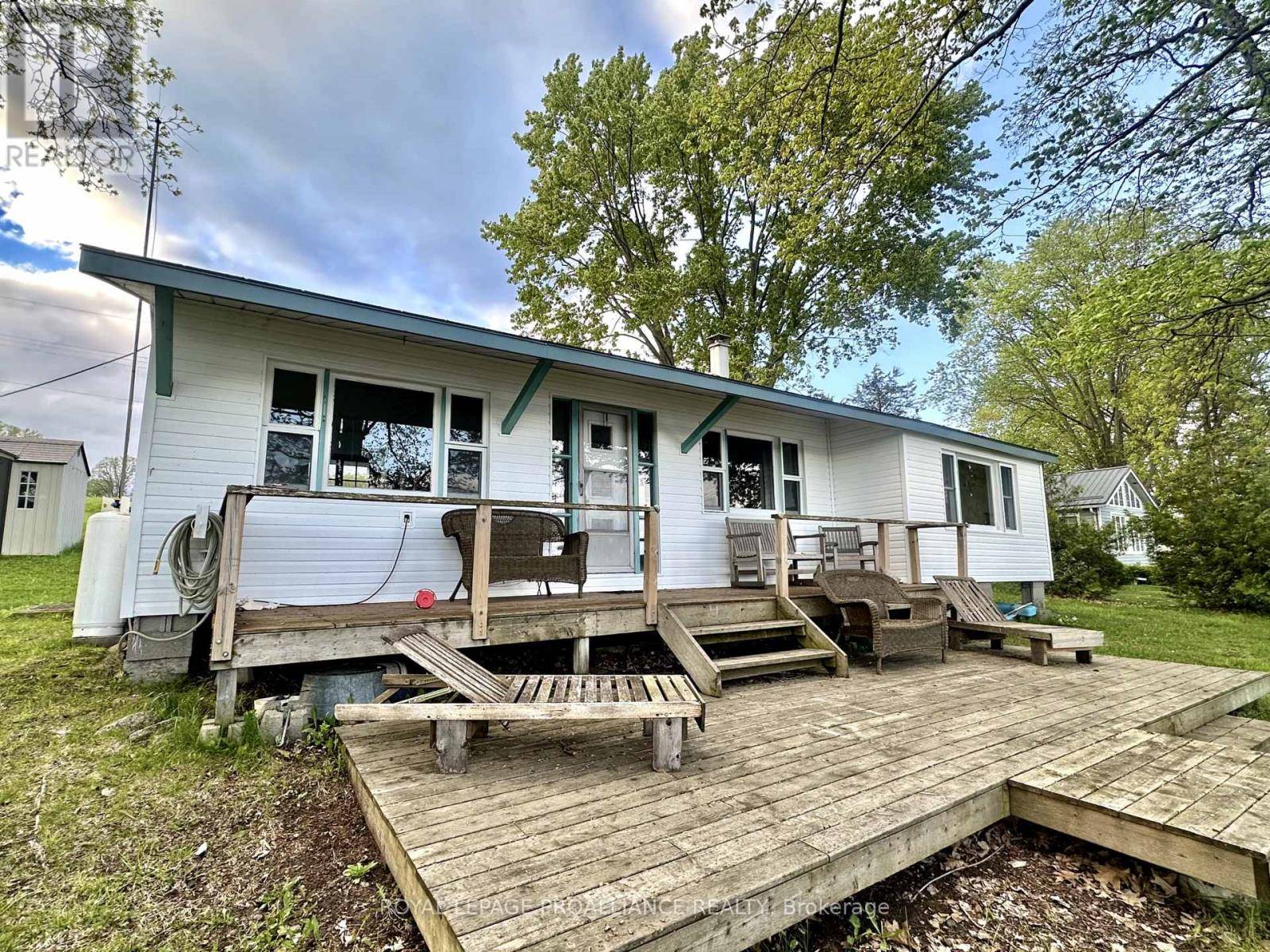 32 QUINTE VIEW ROAD, Greater Napanee (greater Napanee), ON K0H1G0