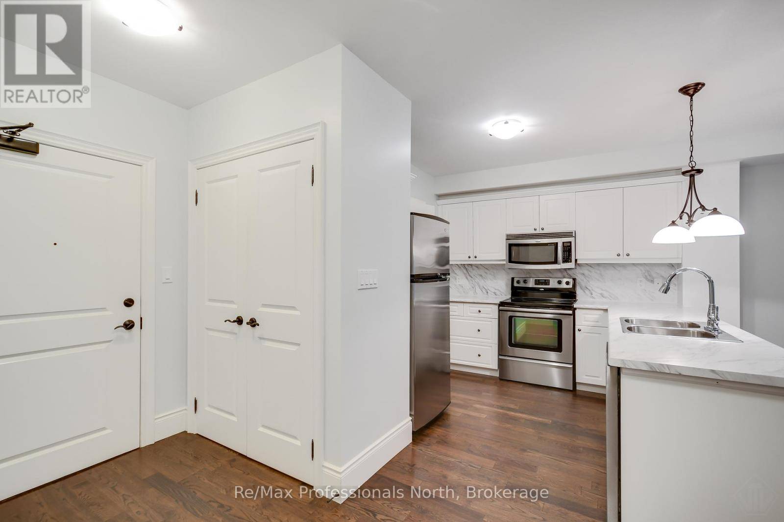 Gravenhurst (muskoka (s)), ON P1P0A5,391 JAMES ST West #104