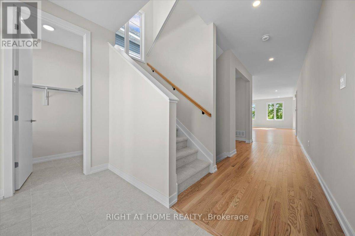 Ottawa, ON K0A2Z0,91 HACKAMORE CRESCENT