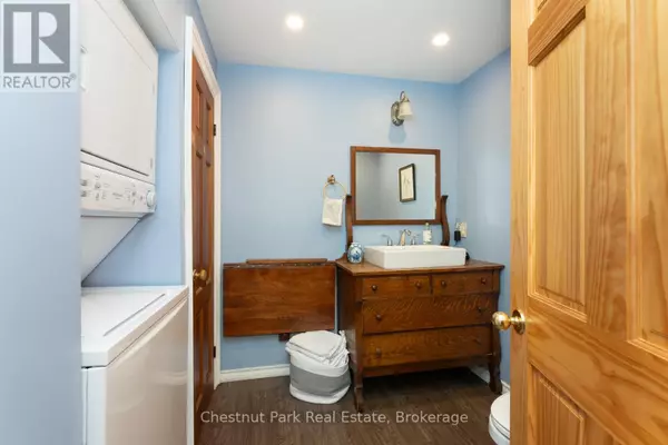 Muskoka Lakes (watt), ON P0B1M0,2015 141 HIGHWAY