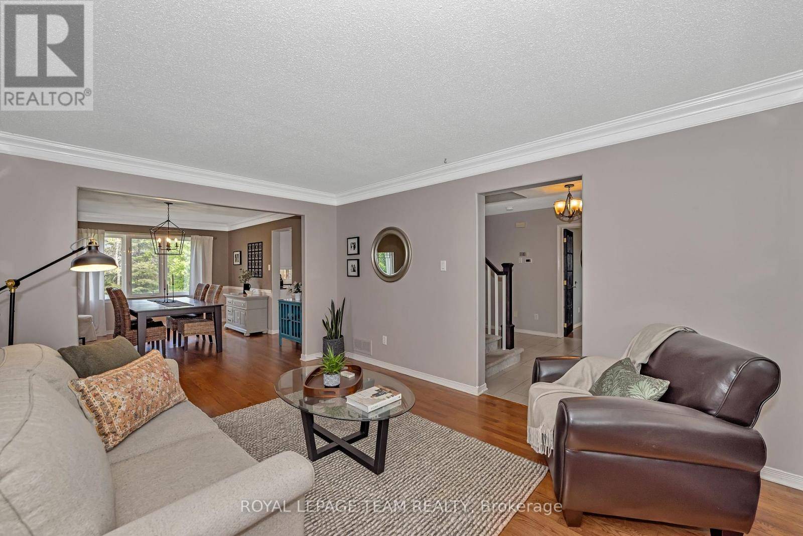 Ottawa, ON K4P1P1,6891 TWIN LAKES AVENUE