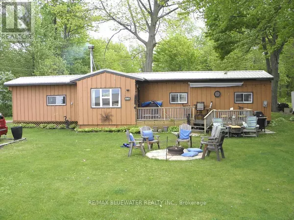 9774 LAKE ROAD, Lambton Shores (kettle Point), ON N0N1J1
