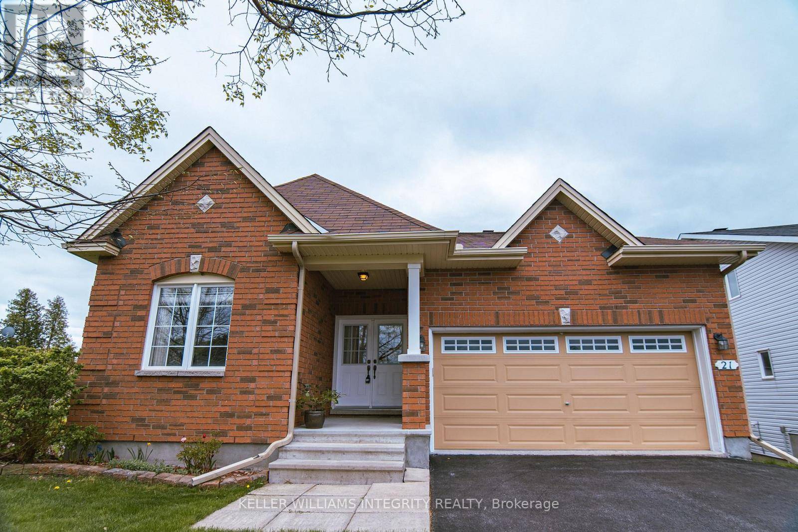 Arnprior, ON K7S0K5,21 EDWARD VINCE EVANS COURT