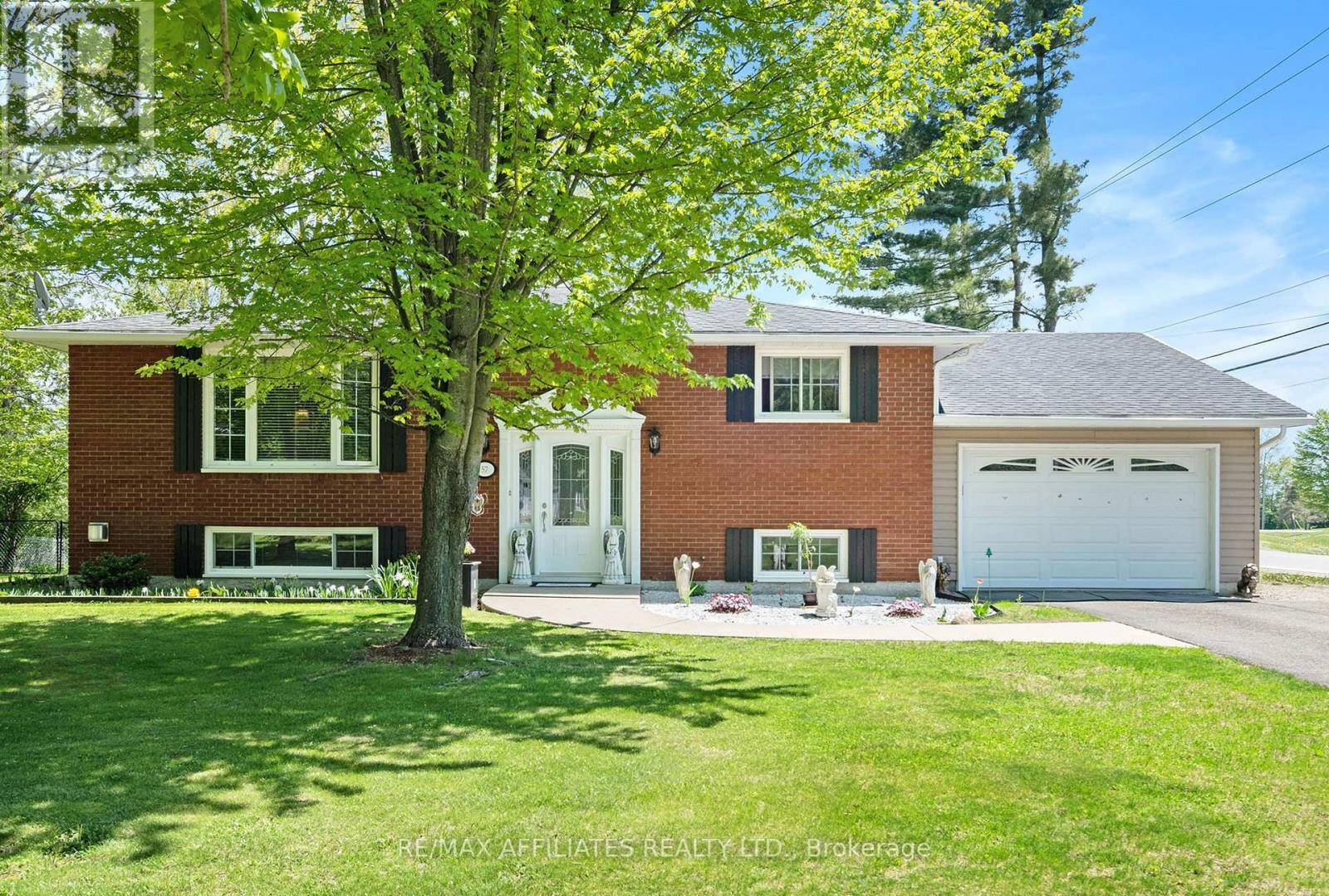 57 GOLF CLUB ROAD, Rideau Lakes, ON K7A4S5