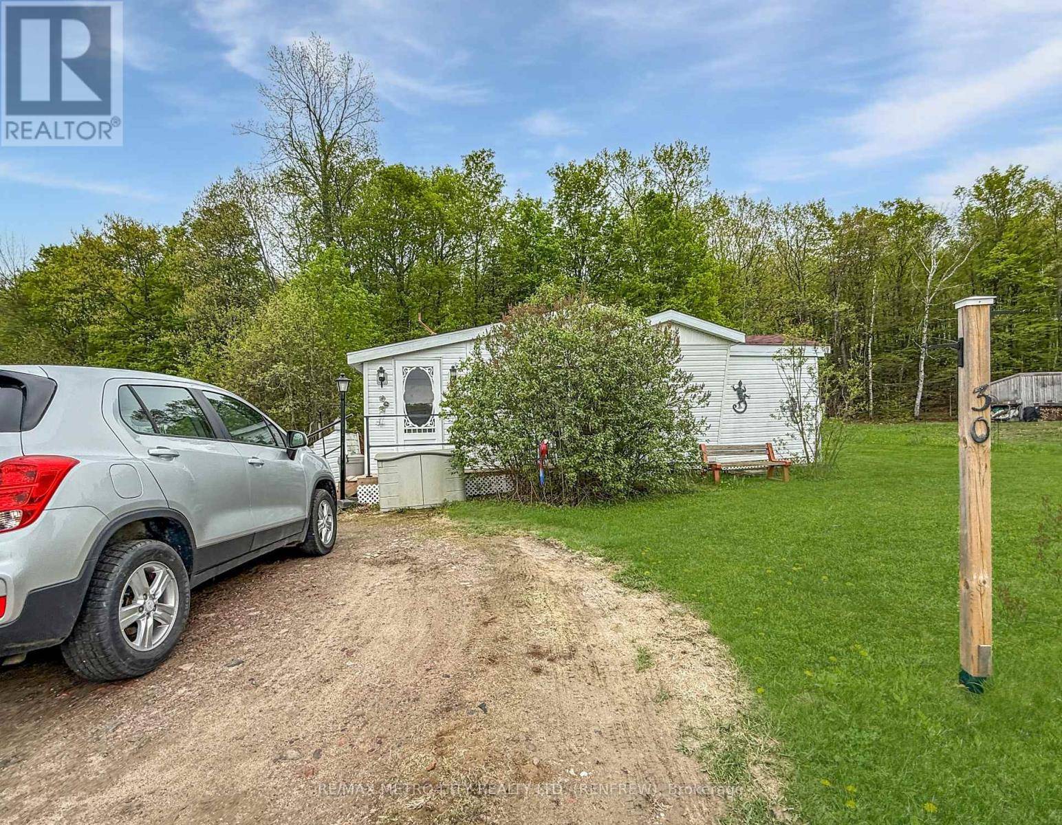 30 DENISE LANE, Horton, ON K7V3Z8