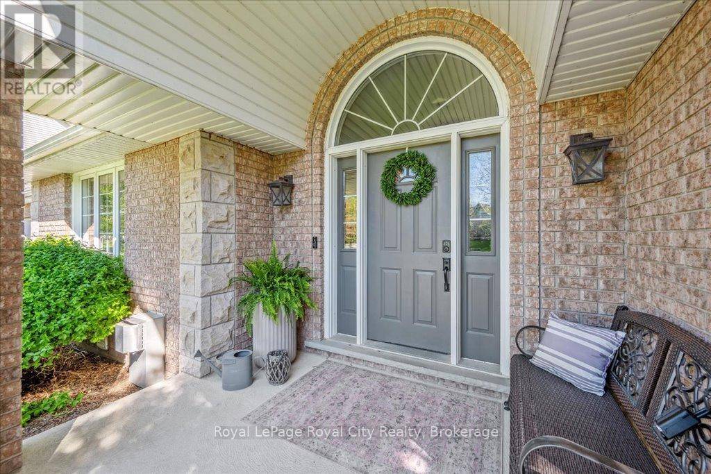 Centre Wellington (fergus), ON N1M3N5,790 DIANNE CRESCENT