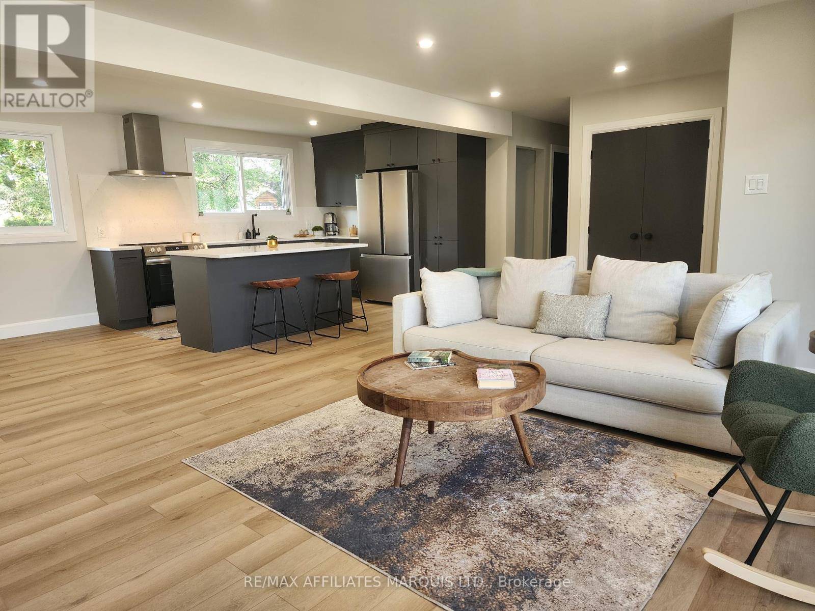 Cornwall, ON K6J1M9,1409 LEONARD AVENUE