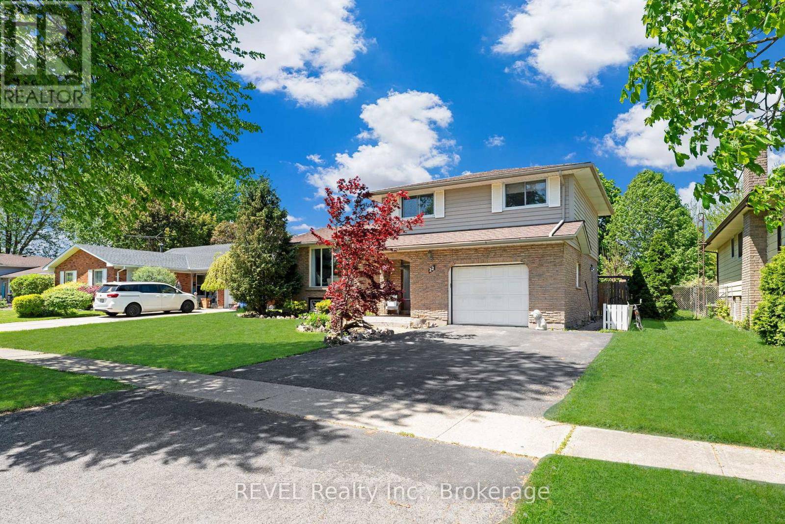 Welland (n. Welland), ON L3C3L7,22 MCCOLL DRIVE