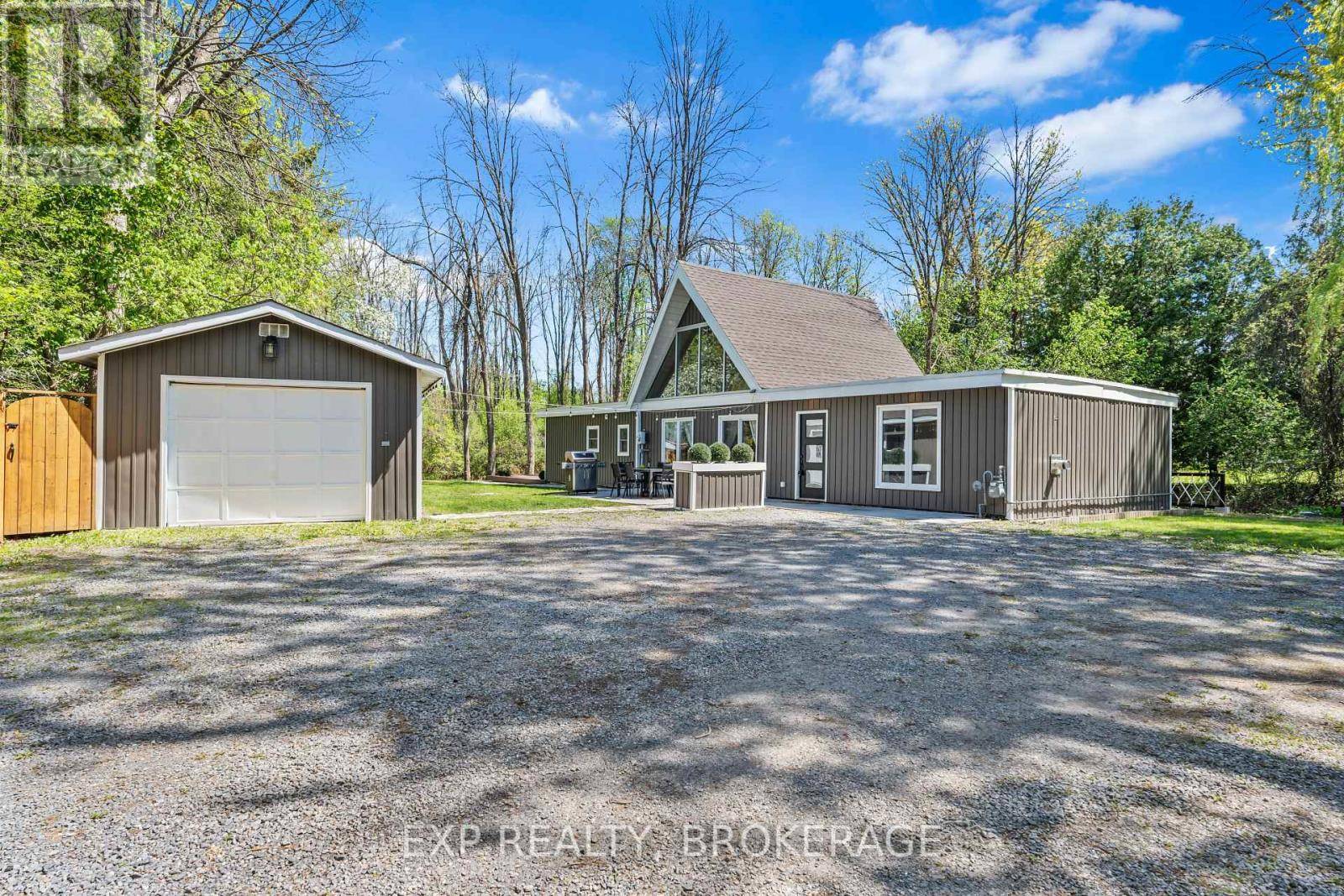 Greater Napanee (greater Napanee), ON K7R3L1,8546 COUNTY 2 ROAD