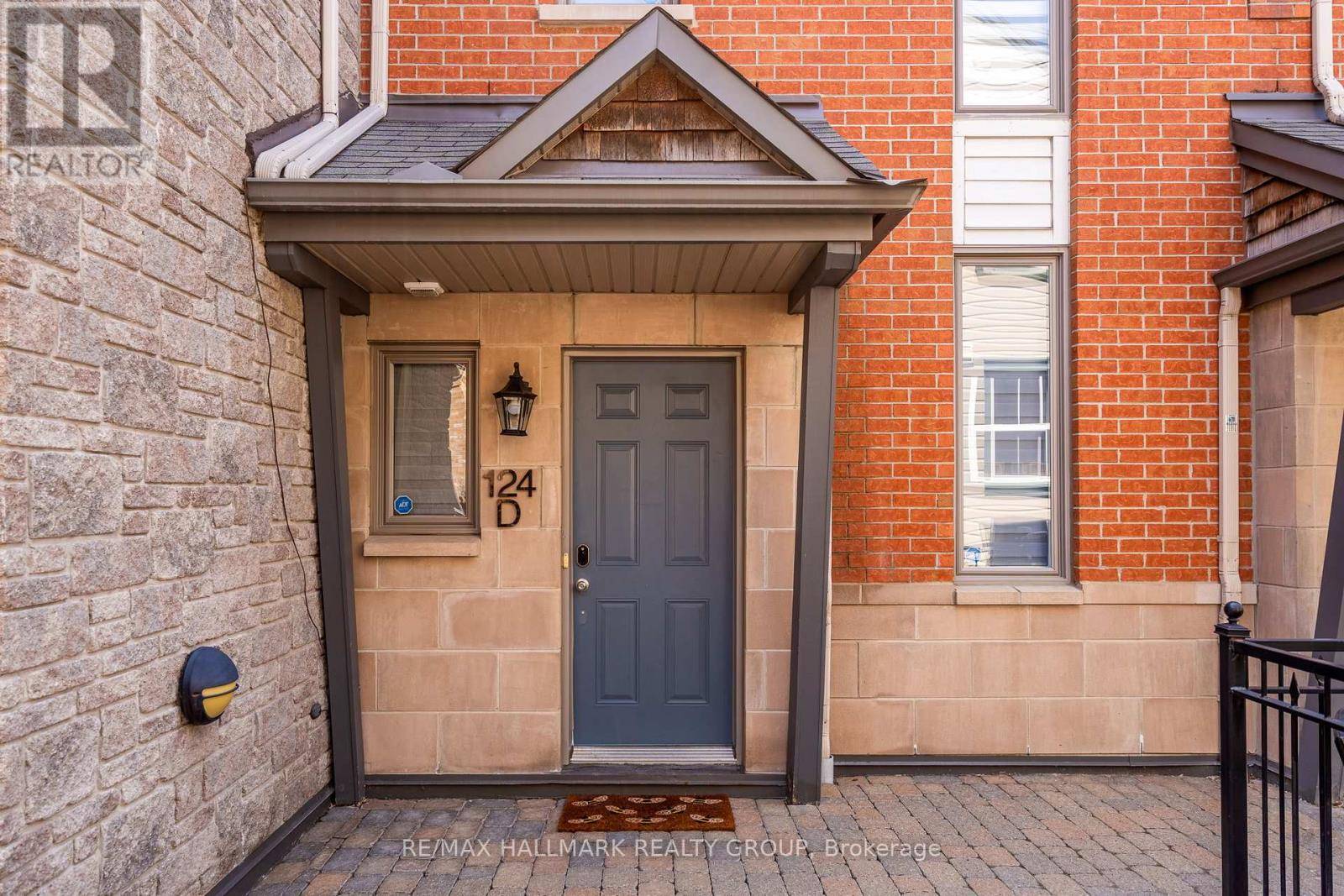 Ottawa, ON K1N5H7,124 Guigues AVE #D124