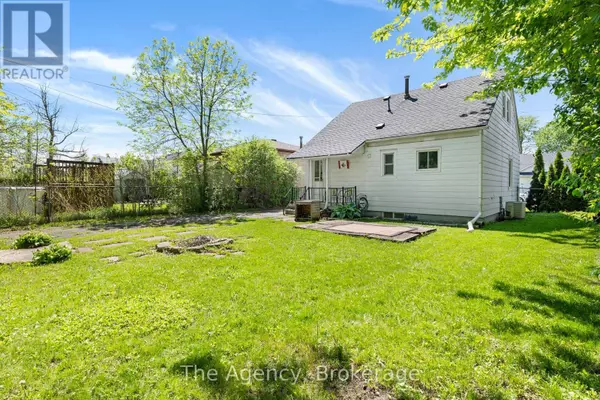 Fort Erie (central), ON L2A3Y1,3 PHYLLIS STREET