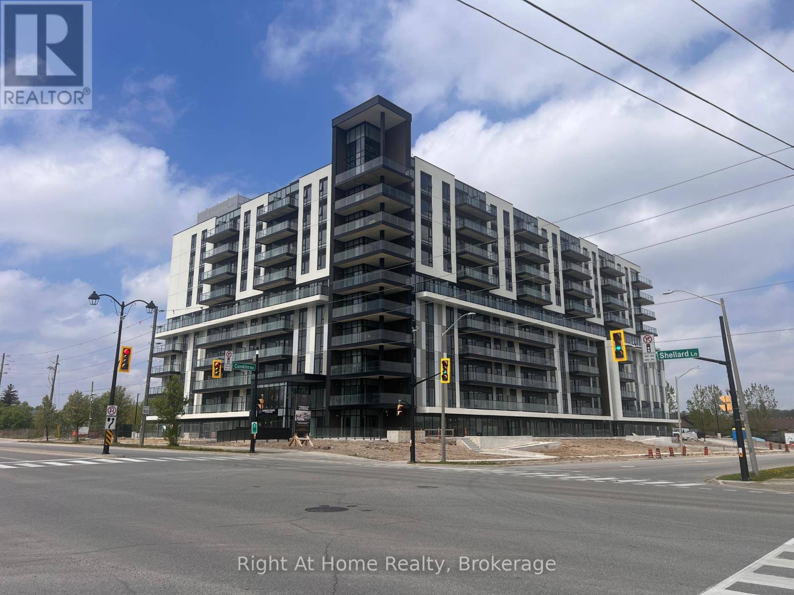 575 Conklin RD #608, Brantford, ON N3T0Y2