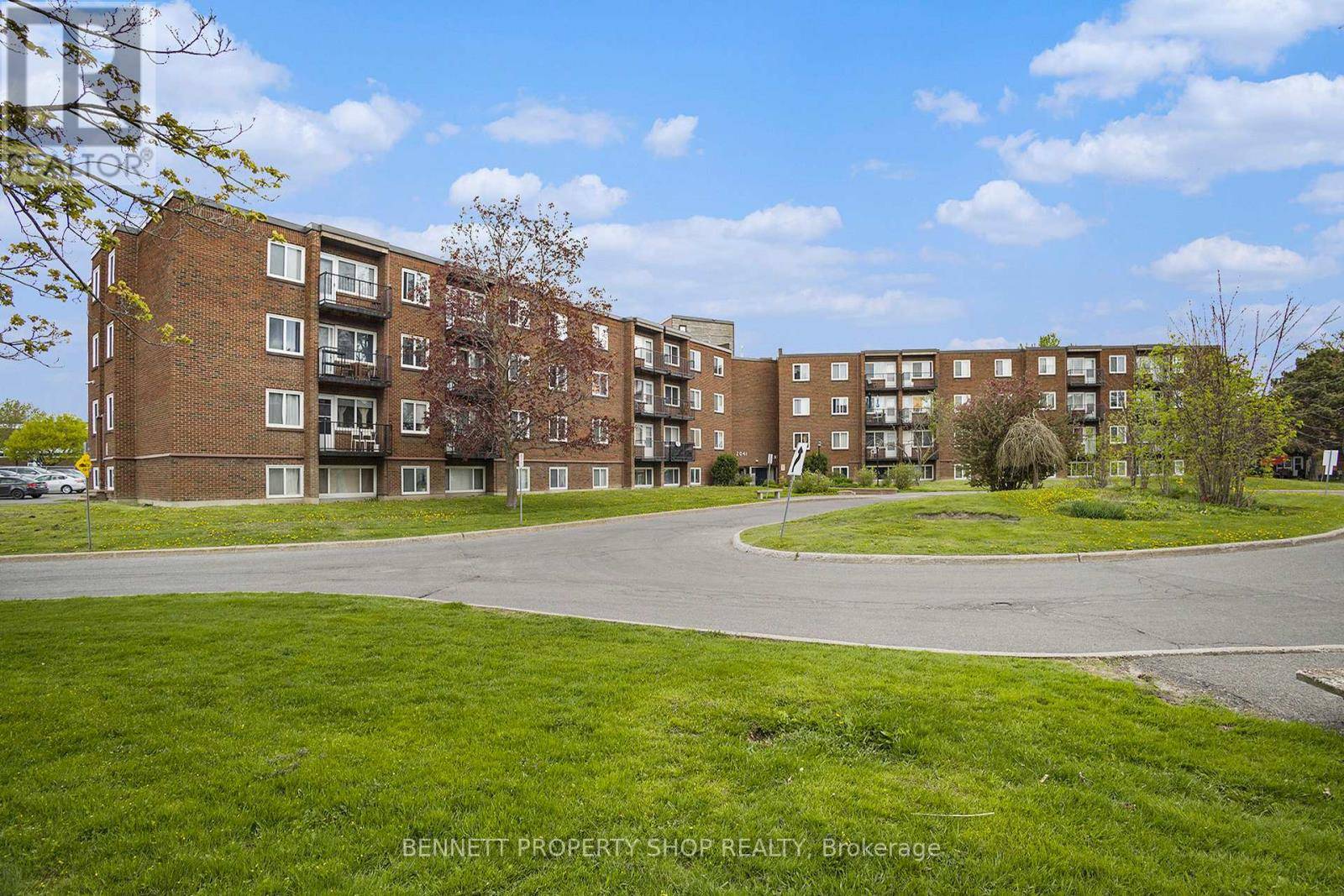 2041 Arrowsmith DR #206, Ottawa, ON K1J7V7