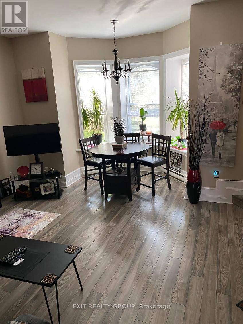 Belleville, ON K8V1S9,10 Patterson ST #103