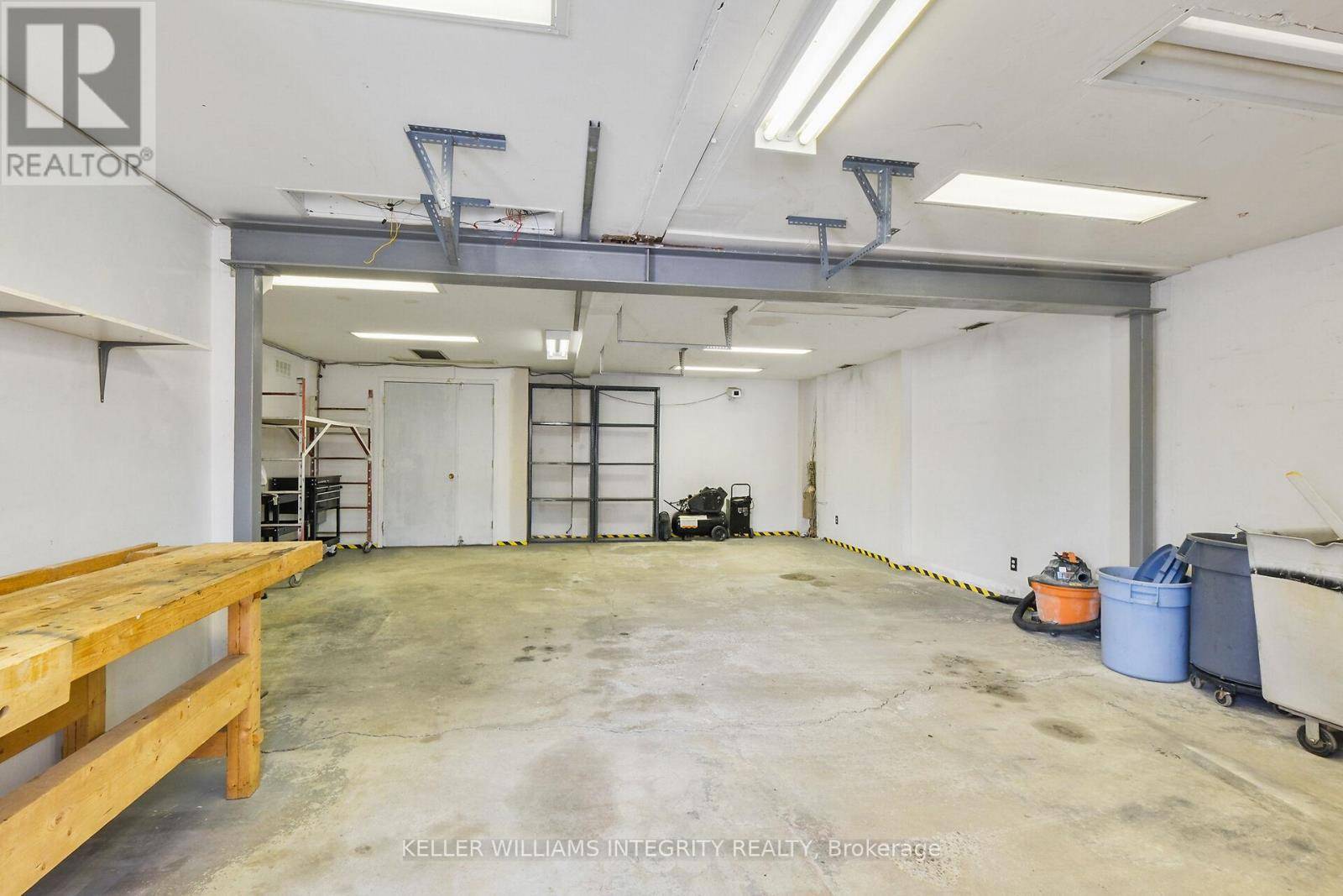 Ottawa, ON K1B5L1,2485 Lancaster RD #17