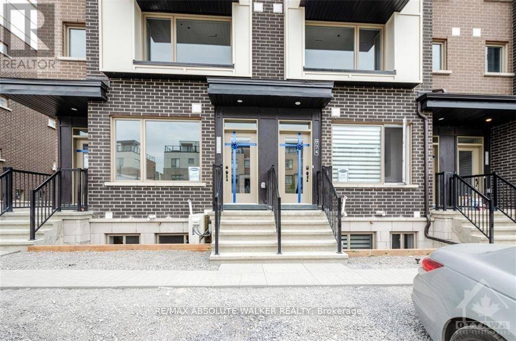 776 MIKINAK ROAD, Ottawa, ON K1K5A4