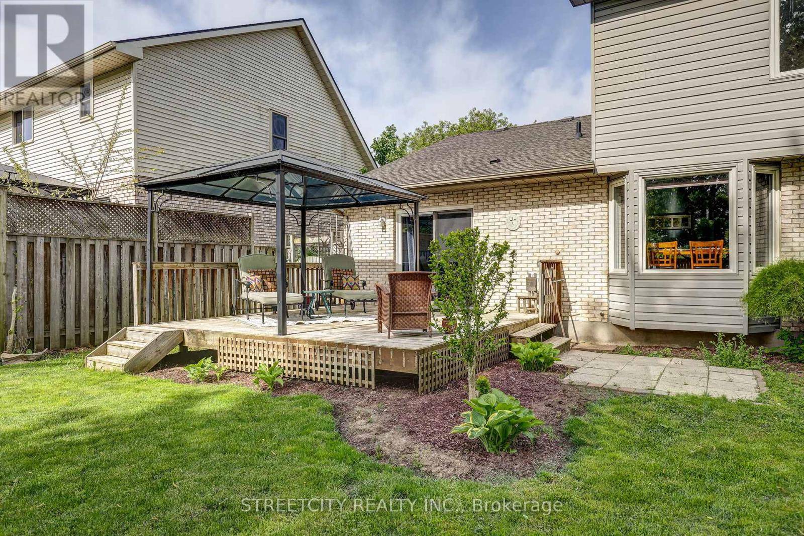 St. Thomas, ON N5P4G9,10 TIMBERLANE CRESCENT
