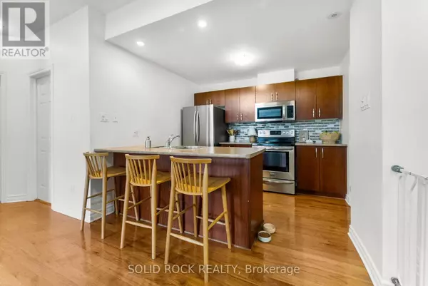 Ottawa, ON K2S0C6,1109 STITTSVILLE MAIN ST #I