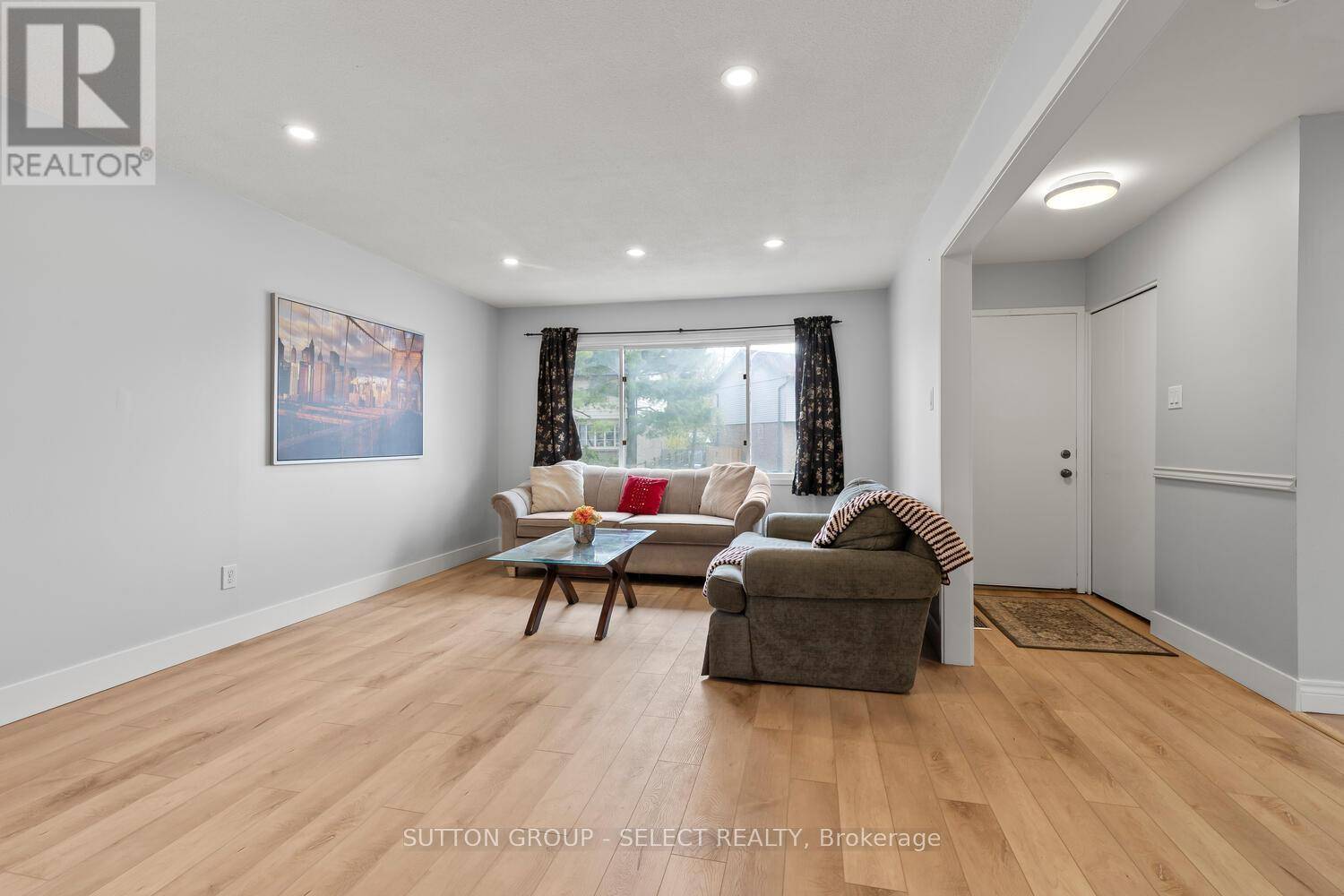 London South (south X), ON N6E2A5,74 ARCHER CRESCENT