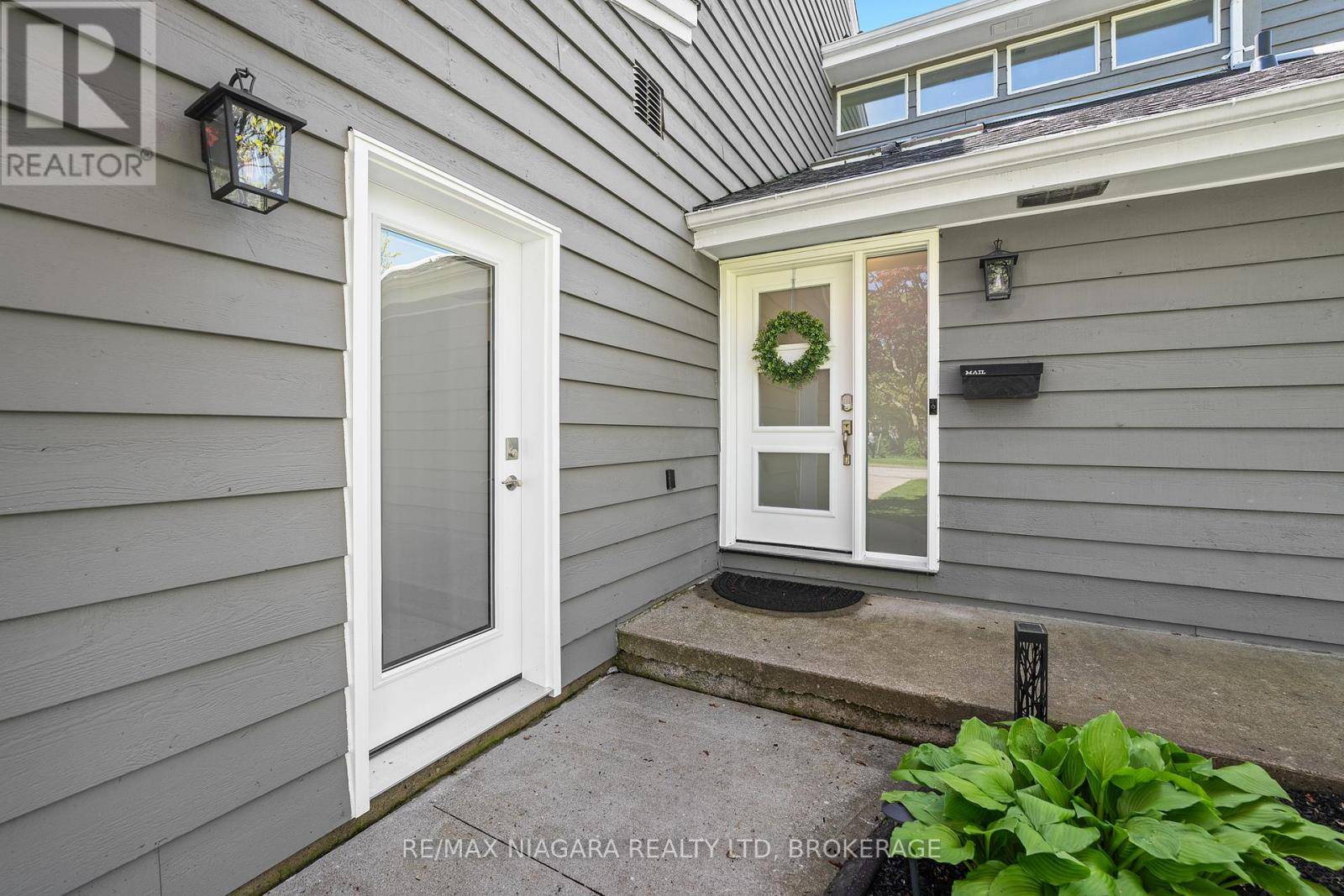 Thorold (port Robinson), ON L0S1A0,2205 GAINER STREET