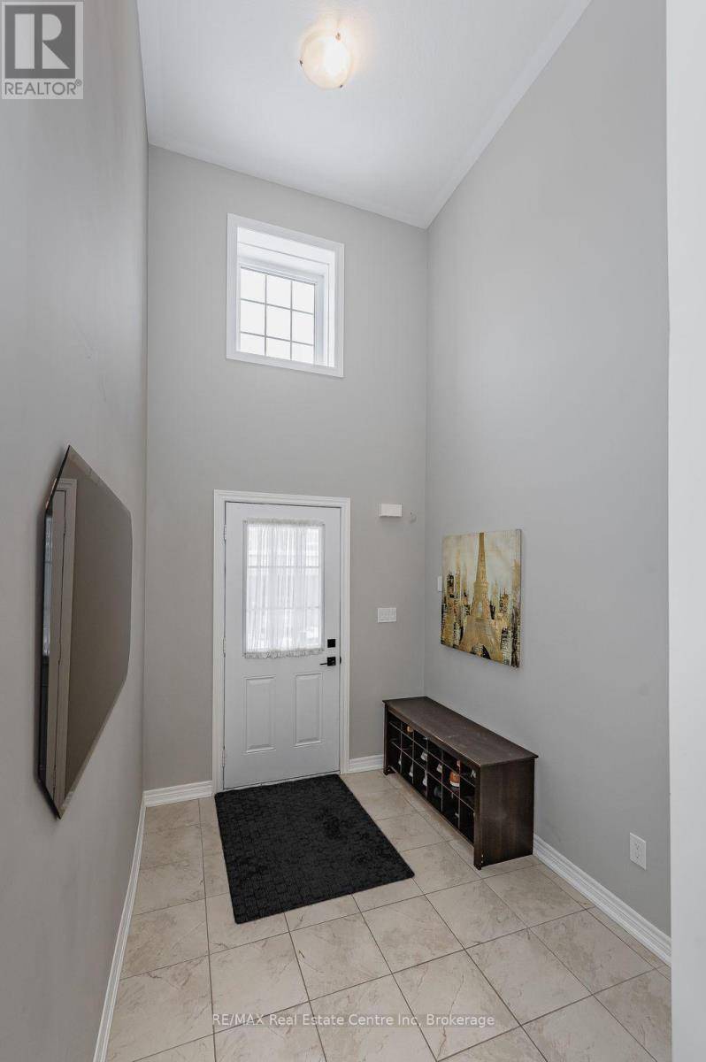Cambridge, ON N3H0C8,395 Linden DR #2