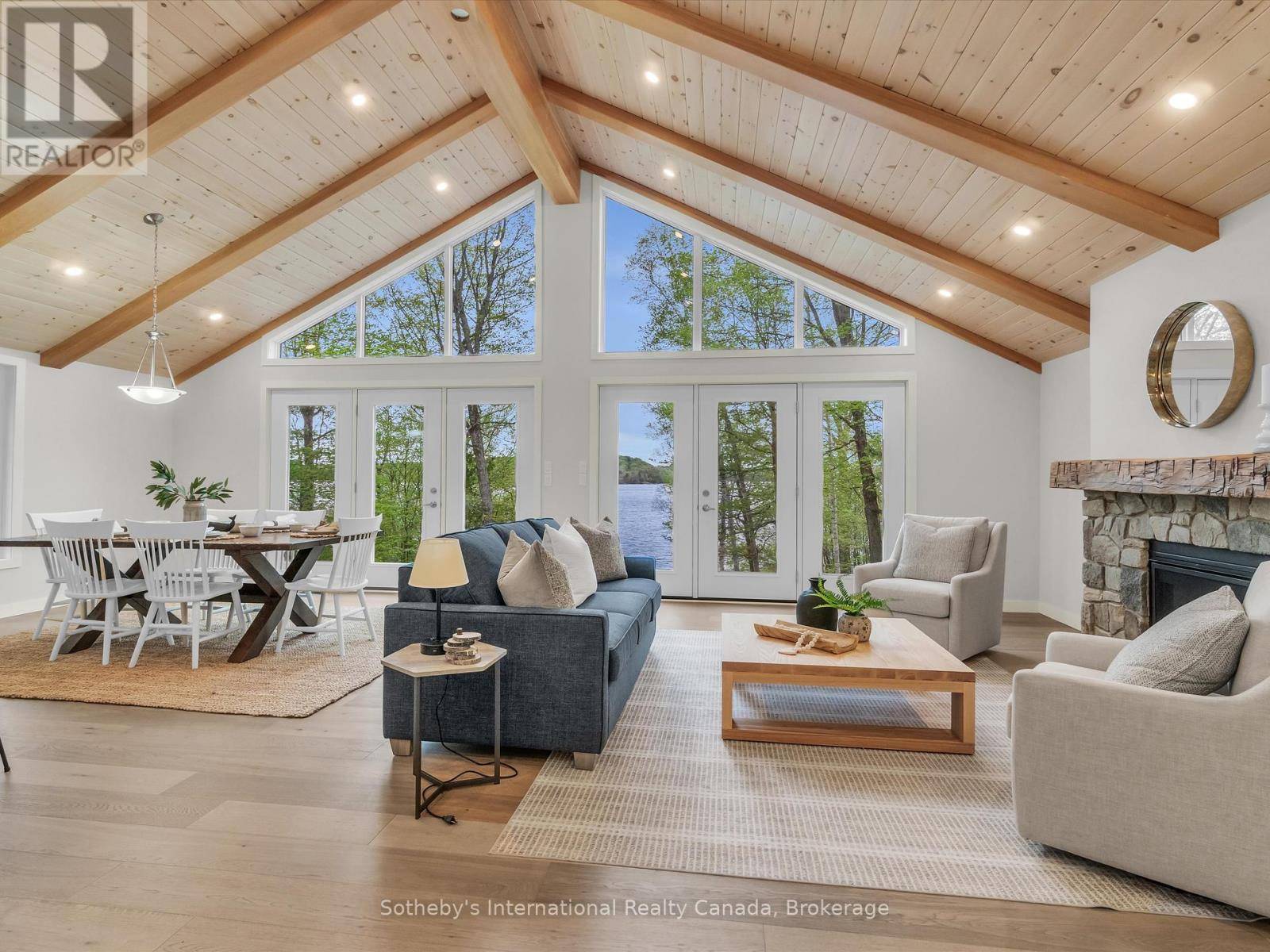 Lake Of Bays (mclean), ON P0B1A0,3179 Muskoka Road 117 ##2