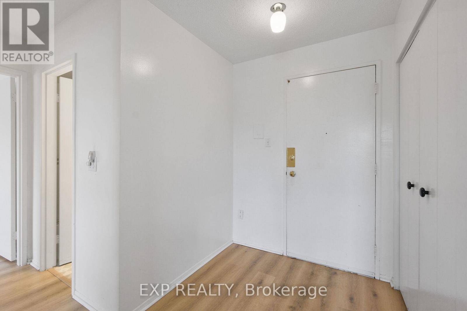 Ottawa, ON K1J7V7,2041 Arrowsmith DR #305B