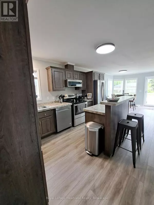 Strathroy-caradoc (se), ON N7G0C5,38 BOND STREET