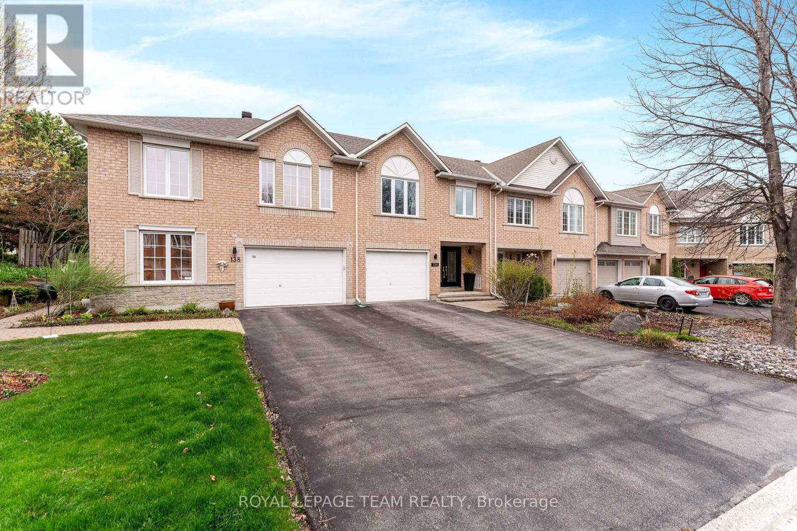 136 MACASSA CIRCLE, Ottawa, ON K2T1J7